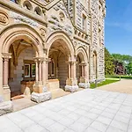 The Kennedy House Stone Cross Mansion Дом отдыха *