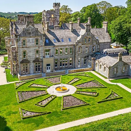 The Kennedy House Stone Cross Mansion Feriehus