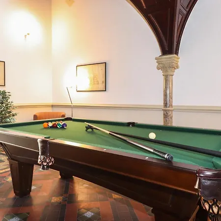 The Kennedy House Stone Cross Mansion Feriehus *