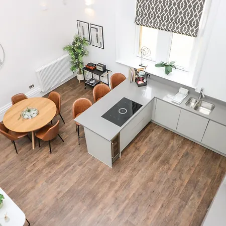 The Kennedy House Stone Cross Mansion Feriehus